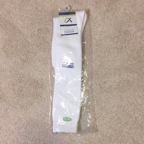 15 White socks - Picture 2 of 4